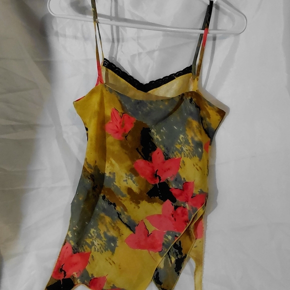 Elegant Multicolor Camisole with Lace Trim - Picture 11 of 11